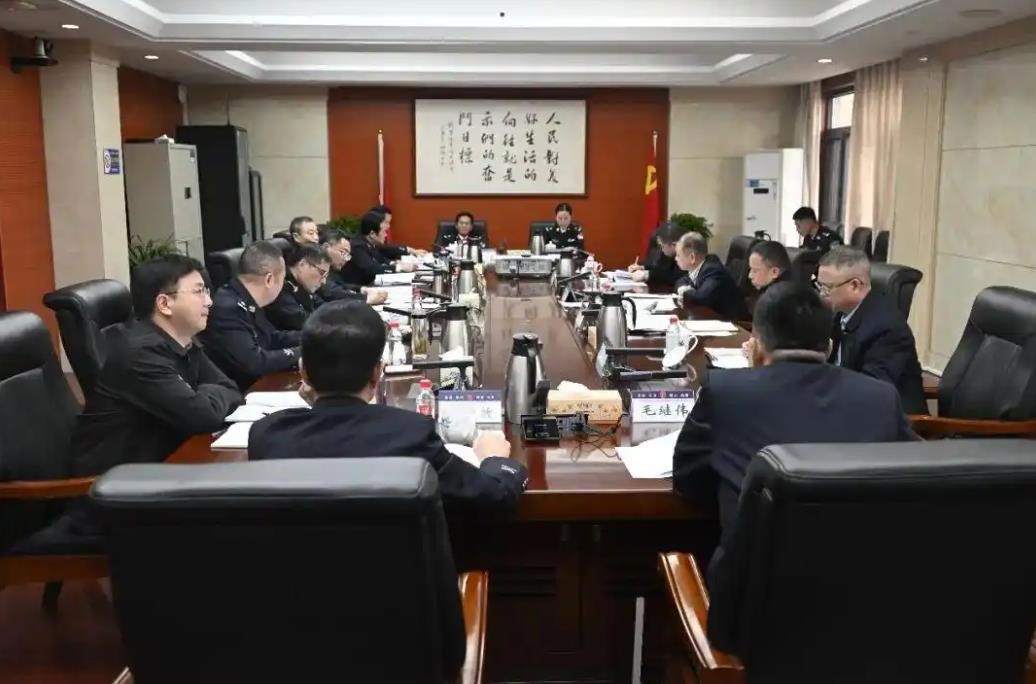 湖南省监狱管理局党委召开2025年度民主生活会，李忠到会指导