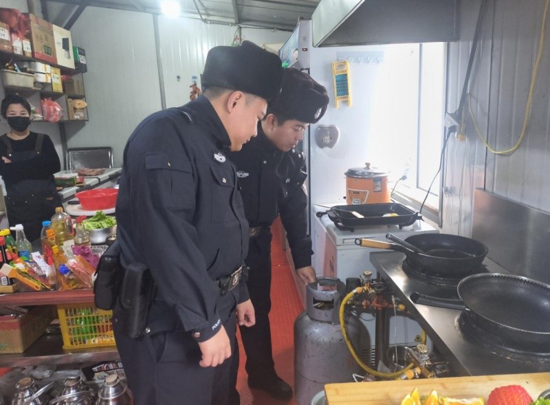 黑龙江省大兴安岭地区塔河县公安局开展煤气安全专项检查 筑牢辖区安全防线