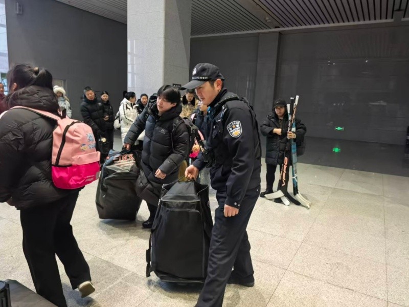万元手机不慎遗失 黑龙江省佳铁民警细心帮找回