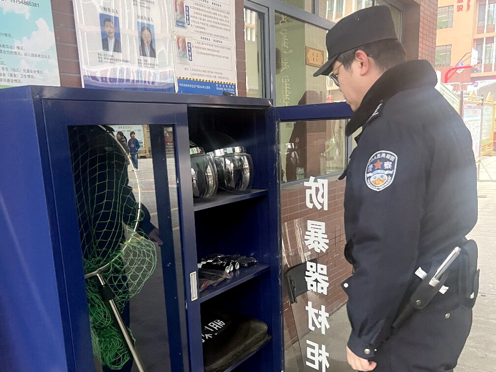 内蒙古赛罕公安筑牢校园安全防线