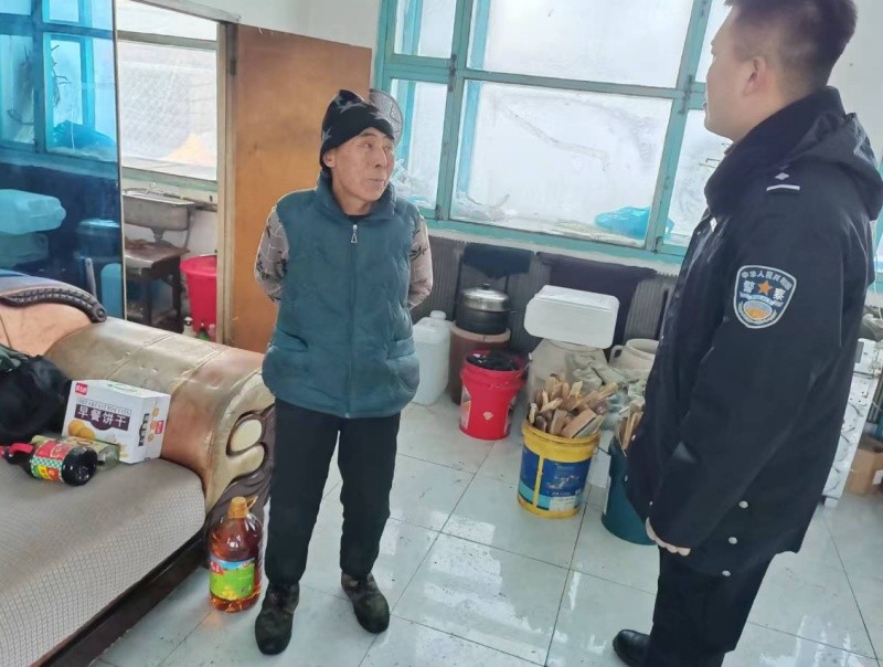 传承雷锋精神 践行初心使命——黑龙江省林区公安局清河分局第三党支部开展学雷锋志愿服务主题活动