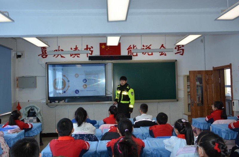 护航开学季 平安“警”相随——黑龙江省大兴安岭地区塔河县公安局开展“开学第一课”安全宣讲活动