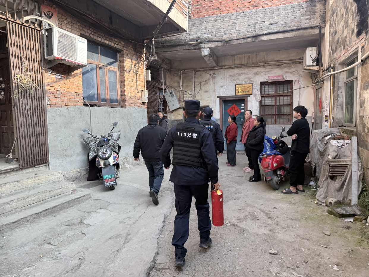 浙江永康：浓烟逆行，民警快速处置化险为夷