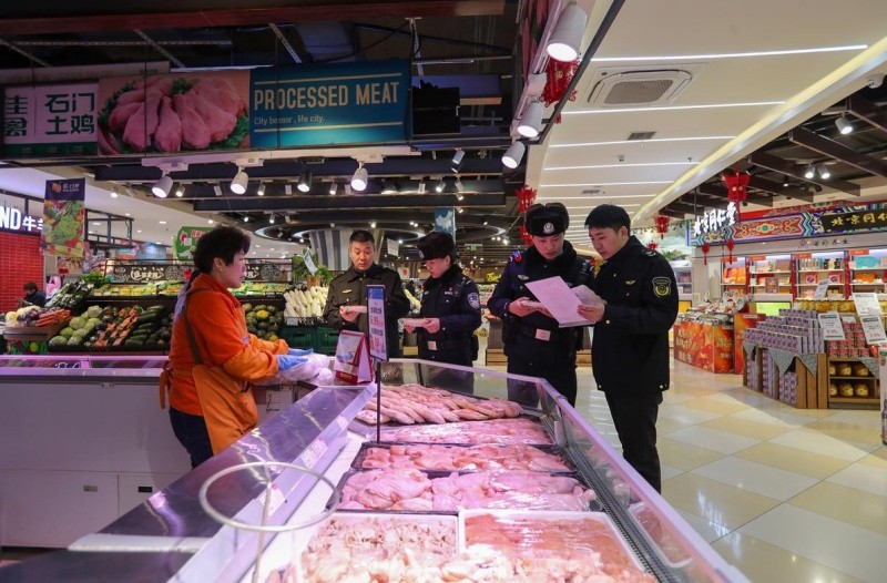 冰城公安：扎实开展食药安全检查 全力守护群众“舌尖安全”