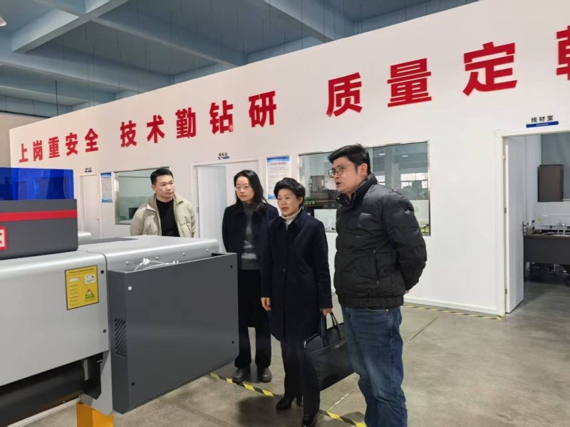 荆州区法院院长一线调研暖企助发展