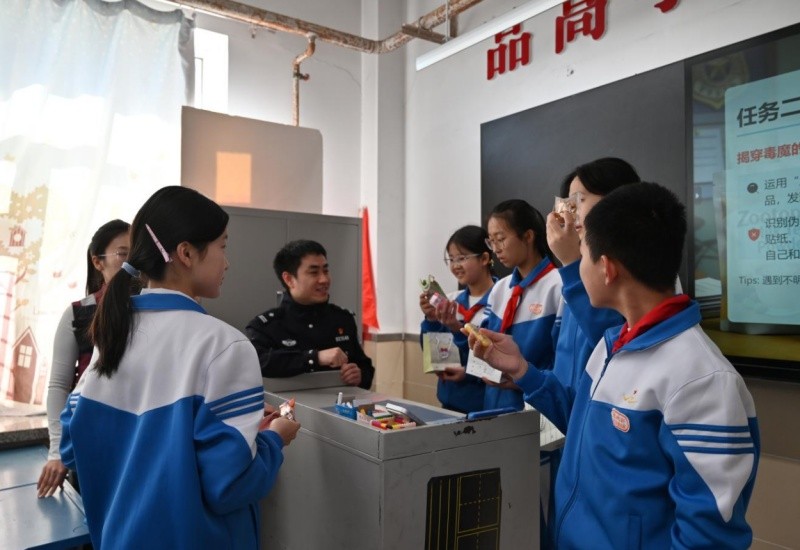 黑龙江省哈尔滨市巴彦公安：打造“沉浸式”禁毒课堂 筑牢校园安全防线