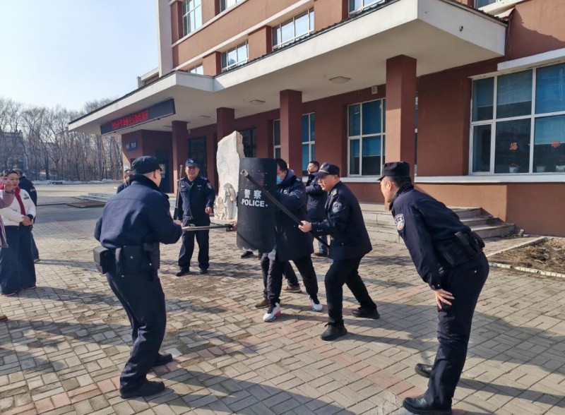 黑龙江省林区公安局兴隆分局：锤炼安保“真功夫” 筑牢校园“防护墙”