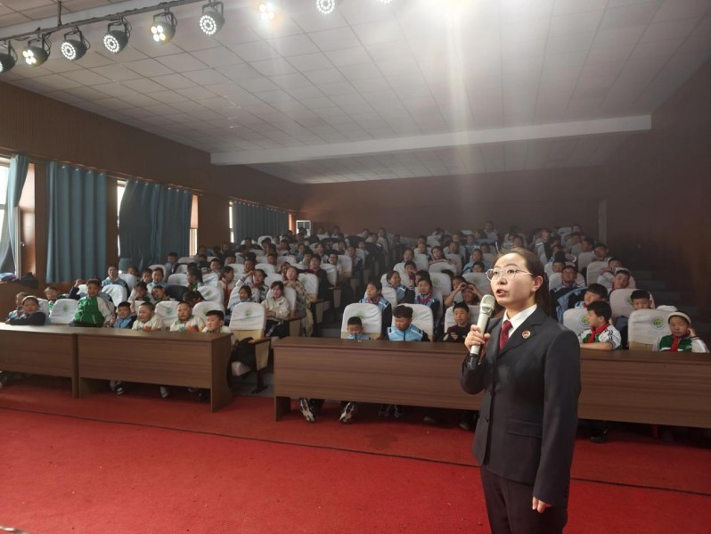 内蒙古呼伦贝尔市新巴尔虎左旗检察院：法治护航伴成长，检爱同行护未来