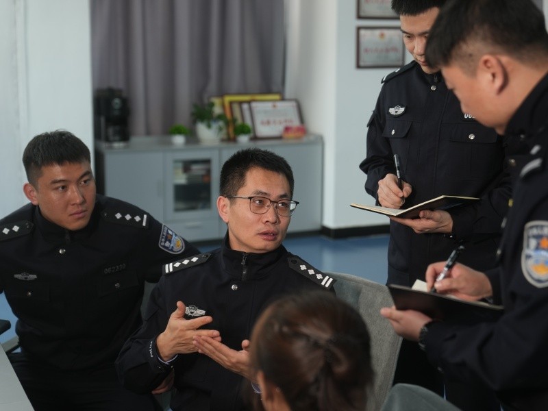 全国人大代表贾晓亮到一线宣讲全国两会精神 聚焦未来规划 畅谈低空安全