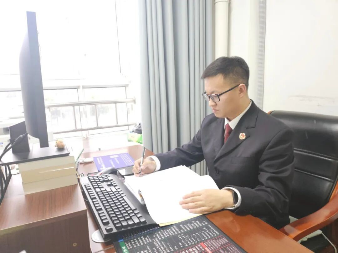 河南洛宁：“幕后”亦“台前” 干警翟亚乐的“数字账本”