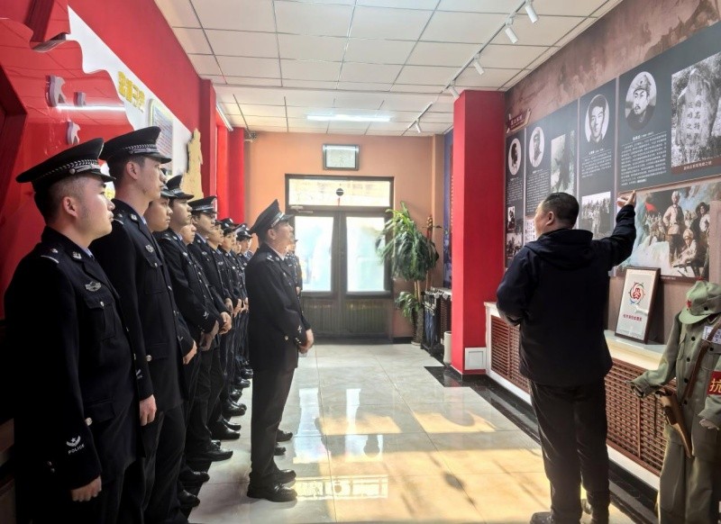 在缅怀中奋进 以担当祭英烈——黑龙江省哈尔滨市公安局开展清明节主题纪念活动
