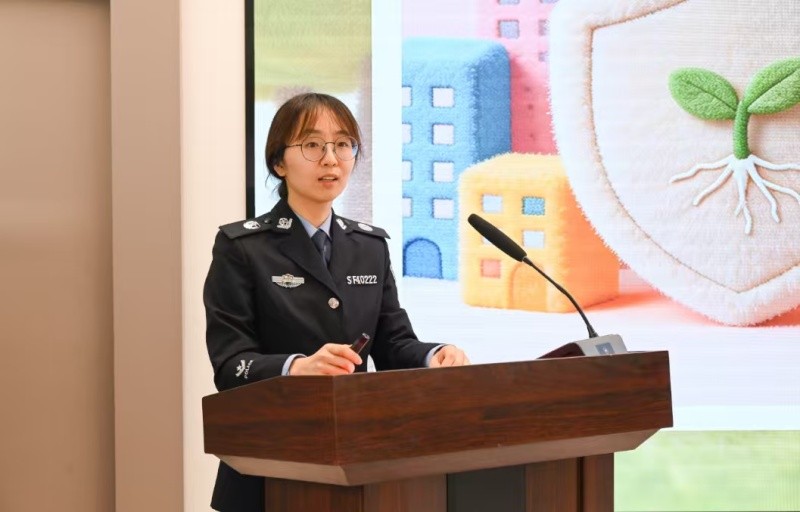 黑龙江省佳木斯市向阳区委政法委、区法学会、区司法局联合开展“4·15”全民国家安全教育进校园宣讲活动