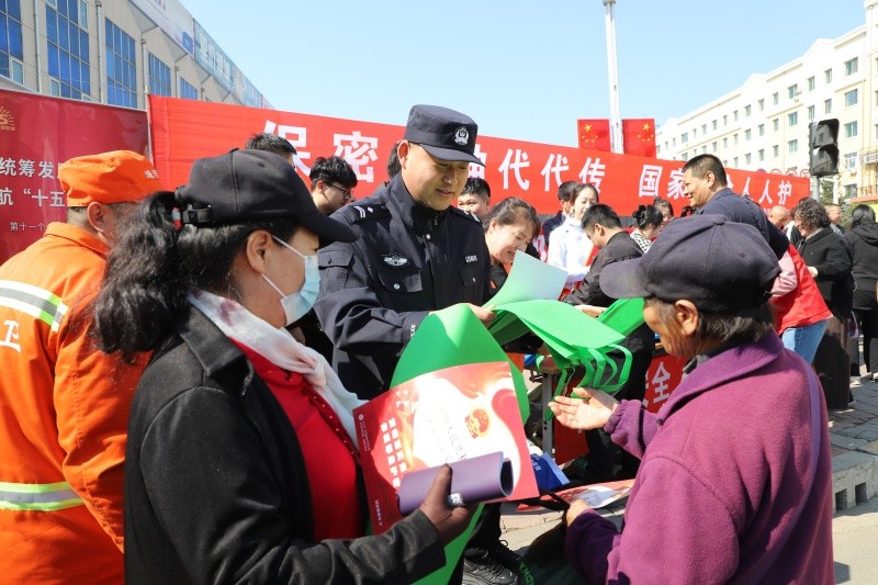 黑龙江省哈尔滨市通河公安开展全民国家安全教育日主题宣传 筑牢人民防线