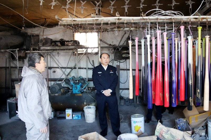黑龙江省林区公安局鹤北分局党委书记、局长曾志彬实地开展包联企业走访调研工作