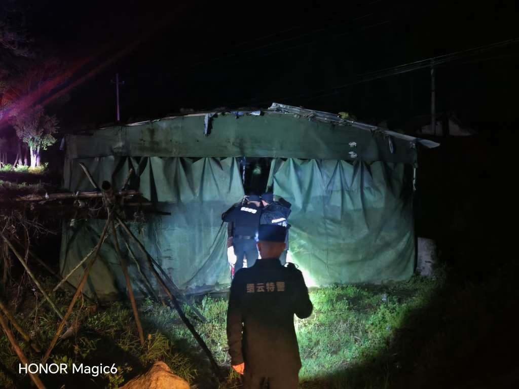 浙江缙云：82岁老人走失一夜，村民和民警的举动看哭网友