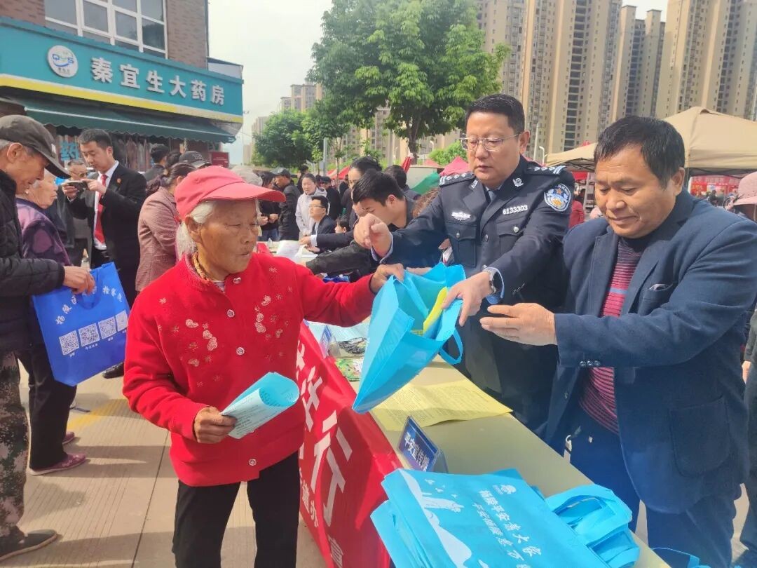 杨陵区司法局：普法宣传走进古会