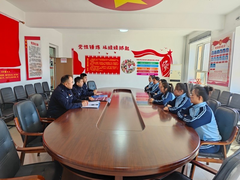 座谈交流强共识 反诈宣传进校园——黑龙江省林区公安局桦南分局治安管理大队到校园开展反诈宣传