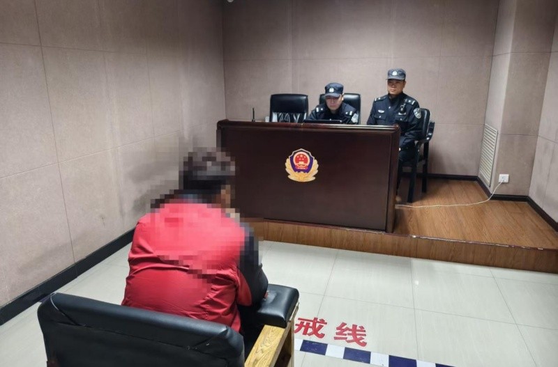 黑龙江省林区公安局林口分局：凌晨上演“偷油记” 代驾司机“尝恶果”