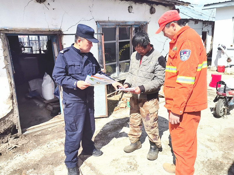 黑龙江省大兴安岭公安局十八站分局：“五一”假期，这个林场警务室有点忙