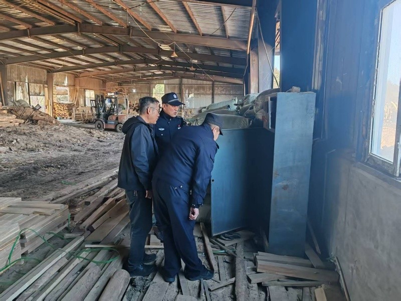 黑龙江省林区公安局清河分局五七农场派出开展安全检查  全力筑牢安全防线