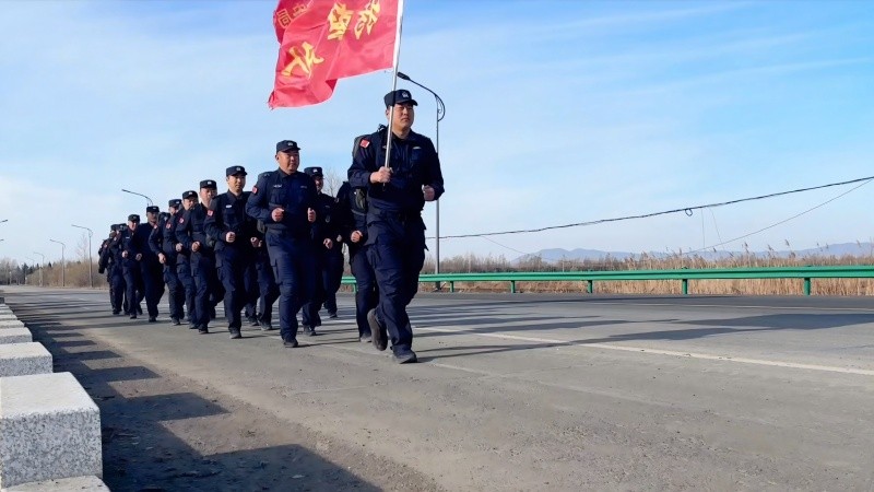 黑龙江省双鸭山市饶河县公安局巡特警大队扎实开展春季大练兵活动