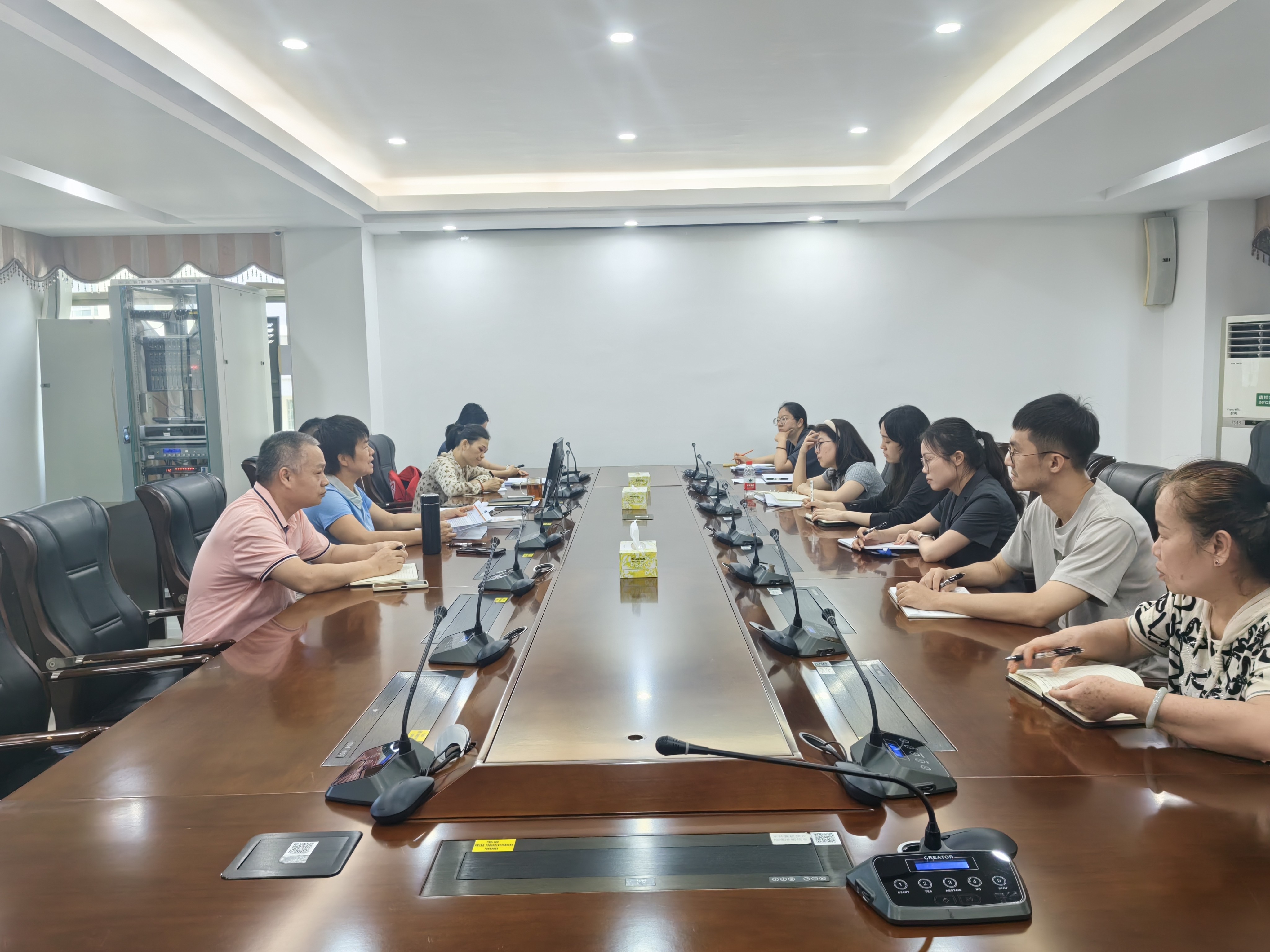 海南屯昌法院：以学促审强业务 司法护航优营商