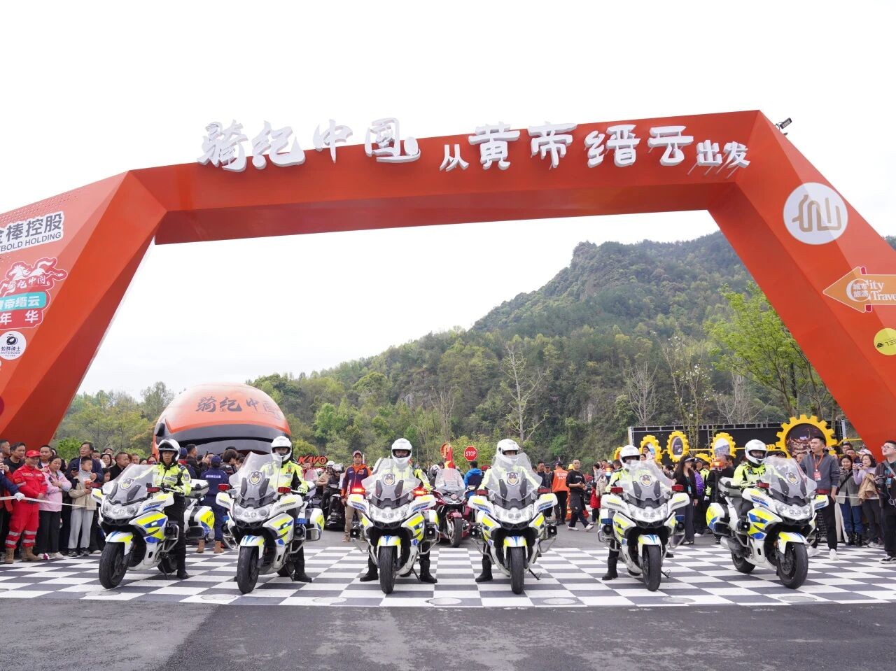 从“张雪机车”到山城骑客——引擎声里的共富密码