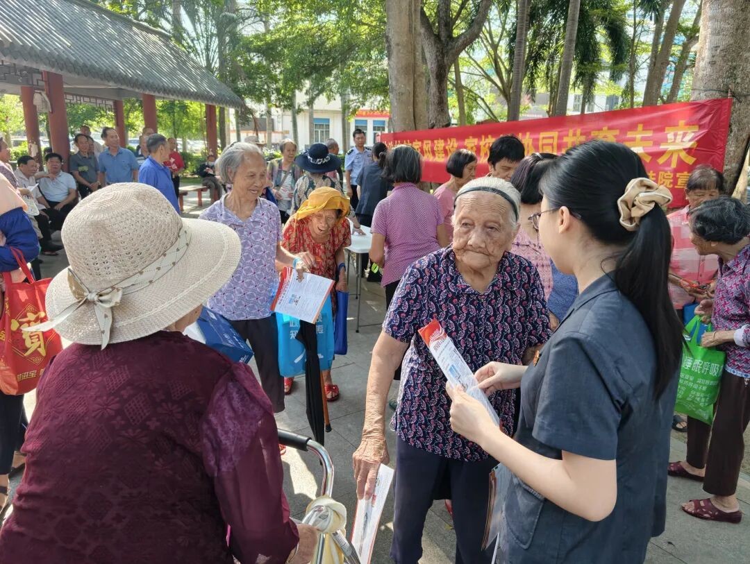 海南省儋州市法院开展全国家庭教育宣传周暨民法典宣传月法治宣传活动