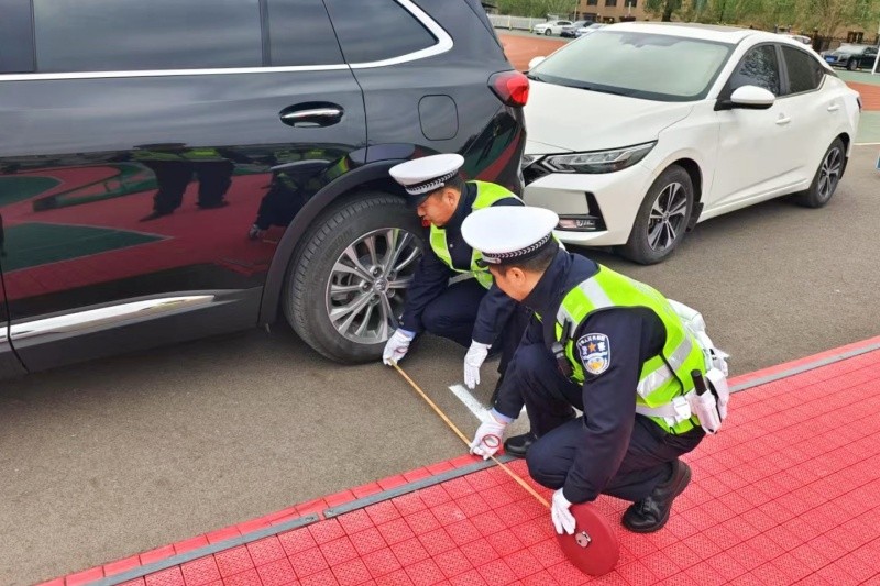 黑龙江省林区公安局绥棱分局交管大队深化“绿荫工程”实战教学活动