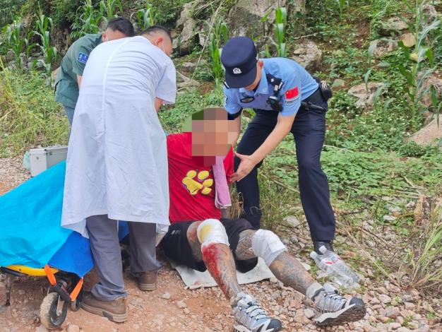 跨越山海守护 民警暖心驰援——金龙边境派出所救助遇险环游游客