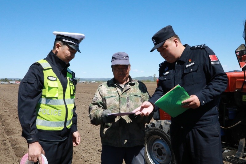 黑龙江省大兴安岭地区漠河市公安局：春耕护行暖民心 警民同心筑平安