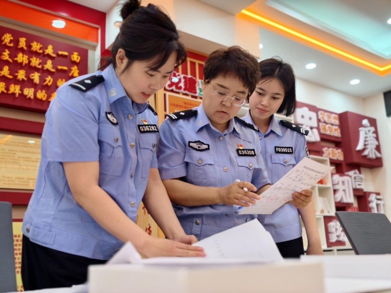 笃行三十春秋 赤诚不负藏蓝——记黑龙江省齐齐哈尔市泰来县公安局政工室副主任宋志红