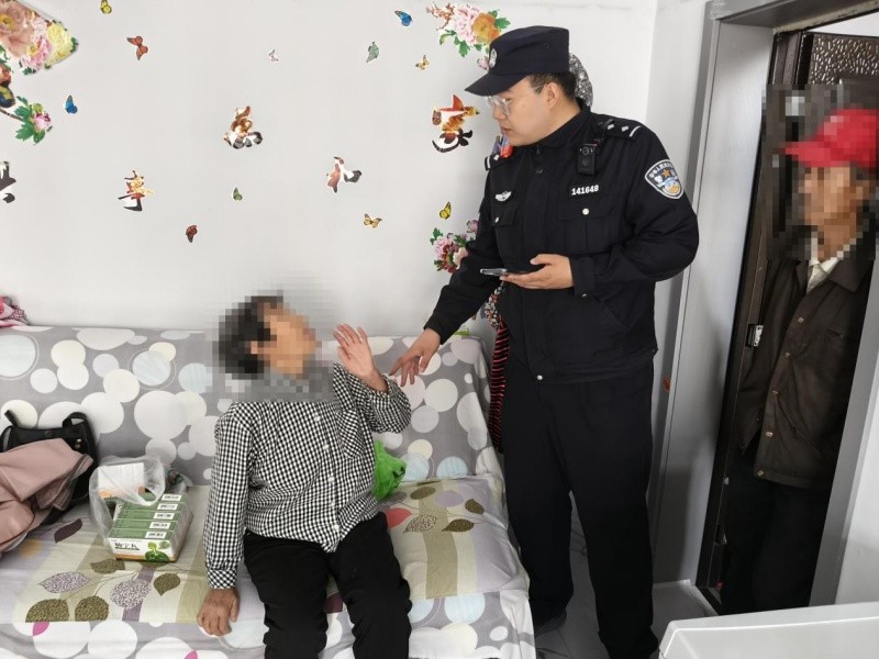 黑龙江省大兴安岭地区塔河公安：高龄老人外出摔倒失联 民警多方奔走暖心救助