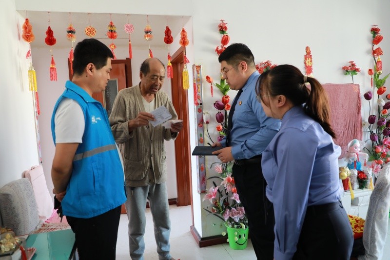 黑龙江省伊春市大箐山县人民检察院：“检察蓝”守护“民法典红”，普法宣传零距离暖民心