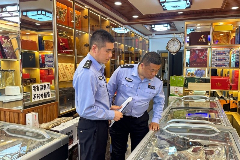 黑龙江省林区公安局绥棱分局环食药侦大队开展打击野生动物非法交易检查宣传行动