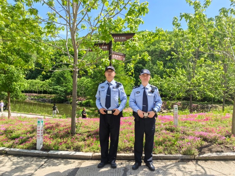 黑龙江省林区公安局双鸭山分局圆满完成青山景区庙会安保工作