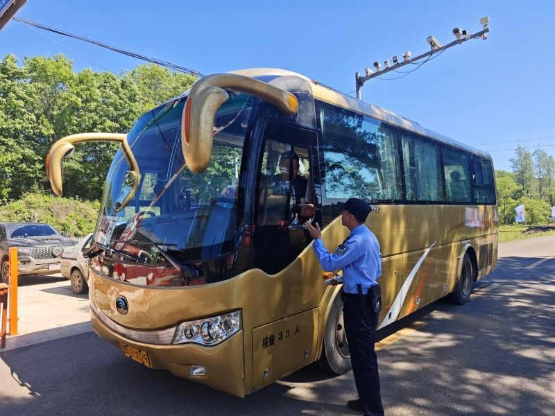黑龙江省林区公安局兴隆分局：强化车辆安全管控 筑牢道路安全防线