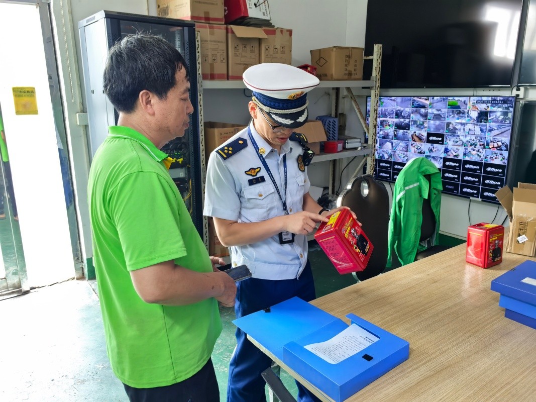 精准帮扶除隐患 筑牢企业安全墙——福建省漳州市漳浦县消防救援大队到皮革企业开展消防安全指导