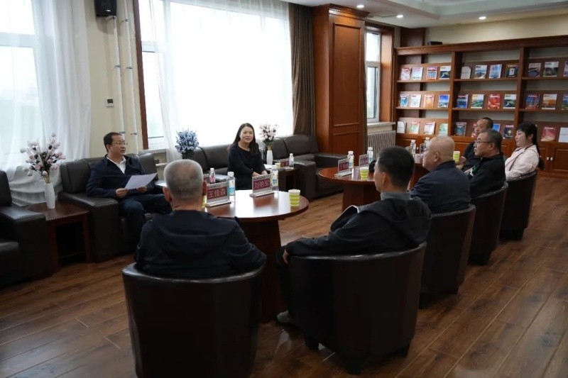 一枚纪念章 一生司法情！黑龙江省佳木斯中院温情举办荣誉退休仪式致敬法院前辈