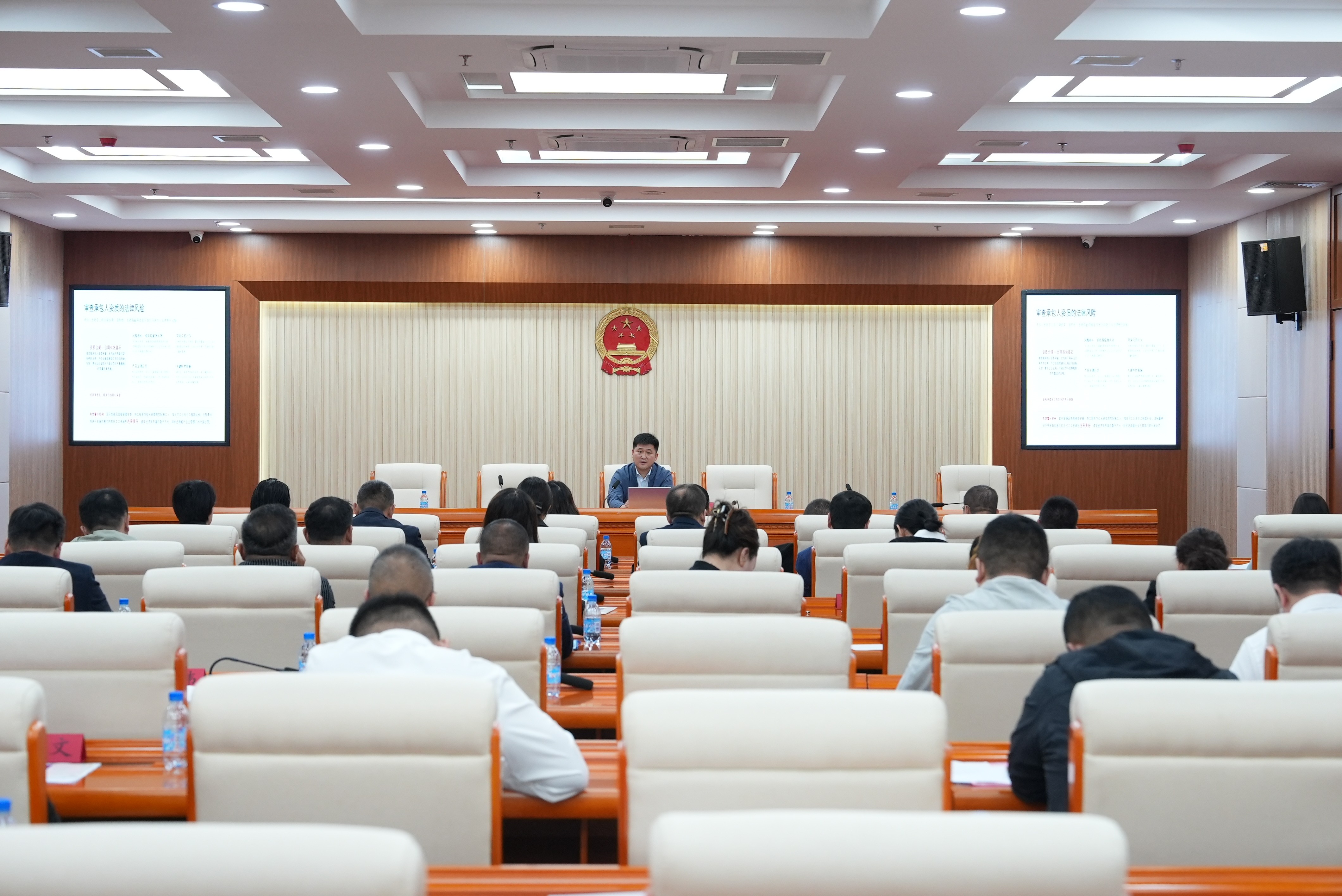 送法进企防风险 司法护航优营商——内蒙古霍林郭勒市人民法院与相关企业开展法律风险防范专题普法交流活动