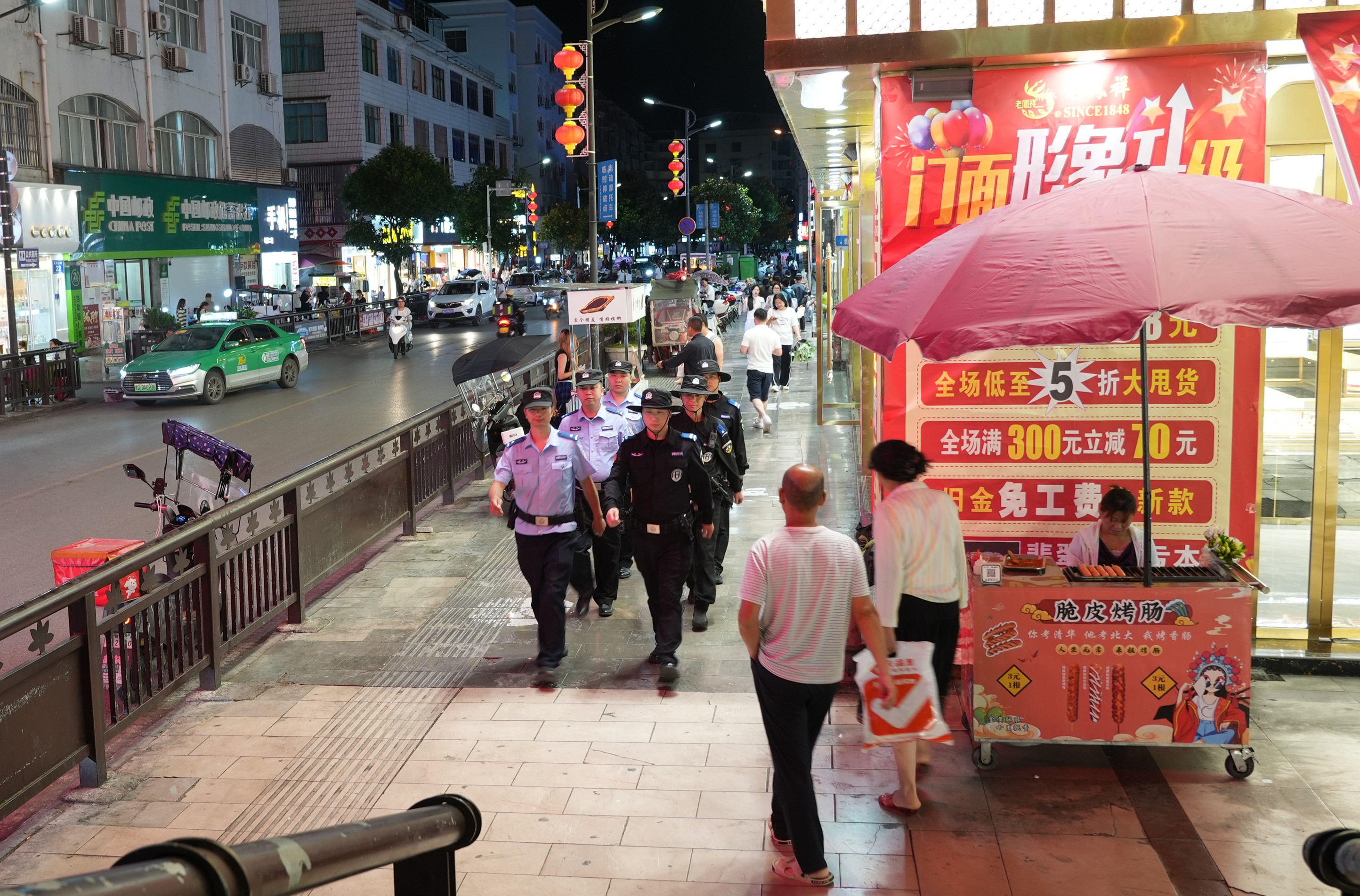 贵州石阡：夏夜，灯火璀璨处的藏蓝坚守