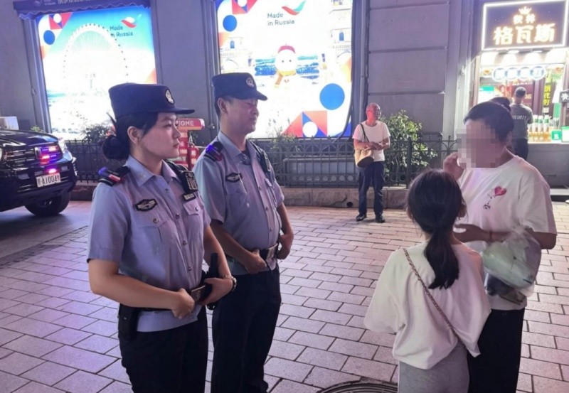 端午在岗不缺位 冰城民警暖心救助暖人心