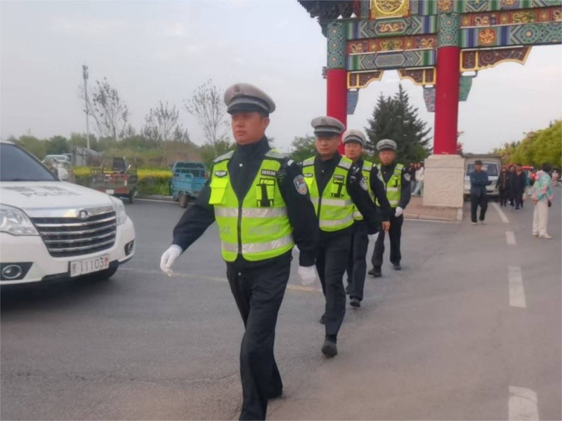 黑龙江省林区公安局兴隆分局全力保障端午节假期道路交通安全畅通