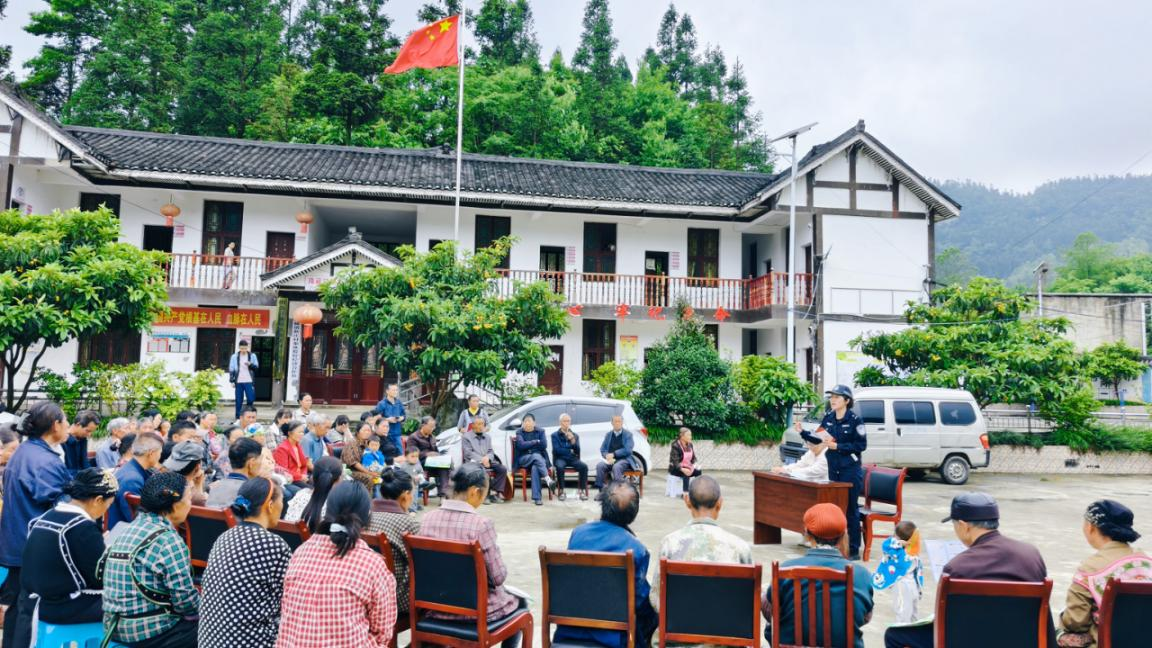 贵州织金：板凳围坐听民声 警民同心纾民忧