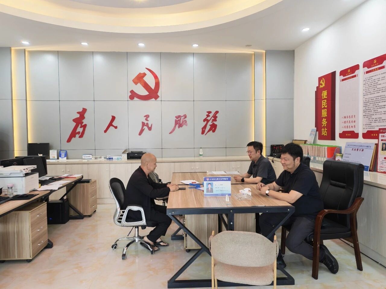 河南栾川：法律顾问深入村居 普法护航基层治理