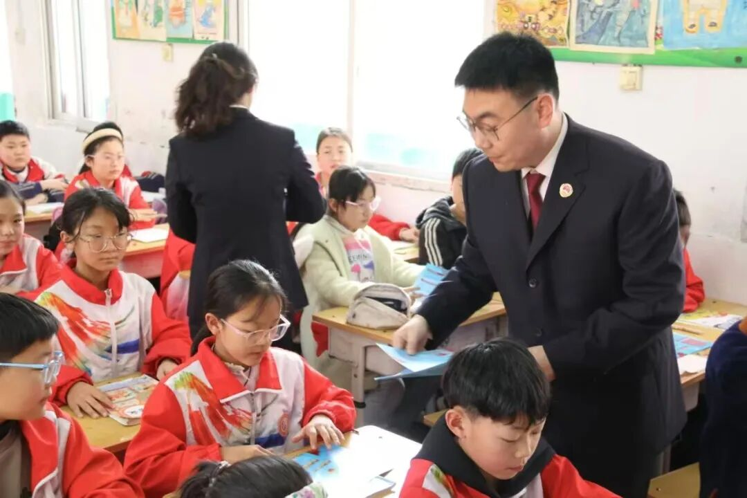 闫峥:砥砺深耕担使命 春华秋实映初心(图1) 闫峥:砥砺深耕担使命 春华秋实映初心(图1)