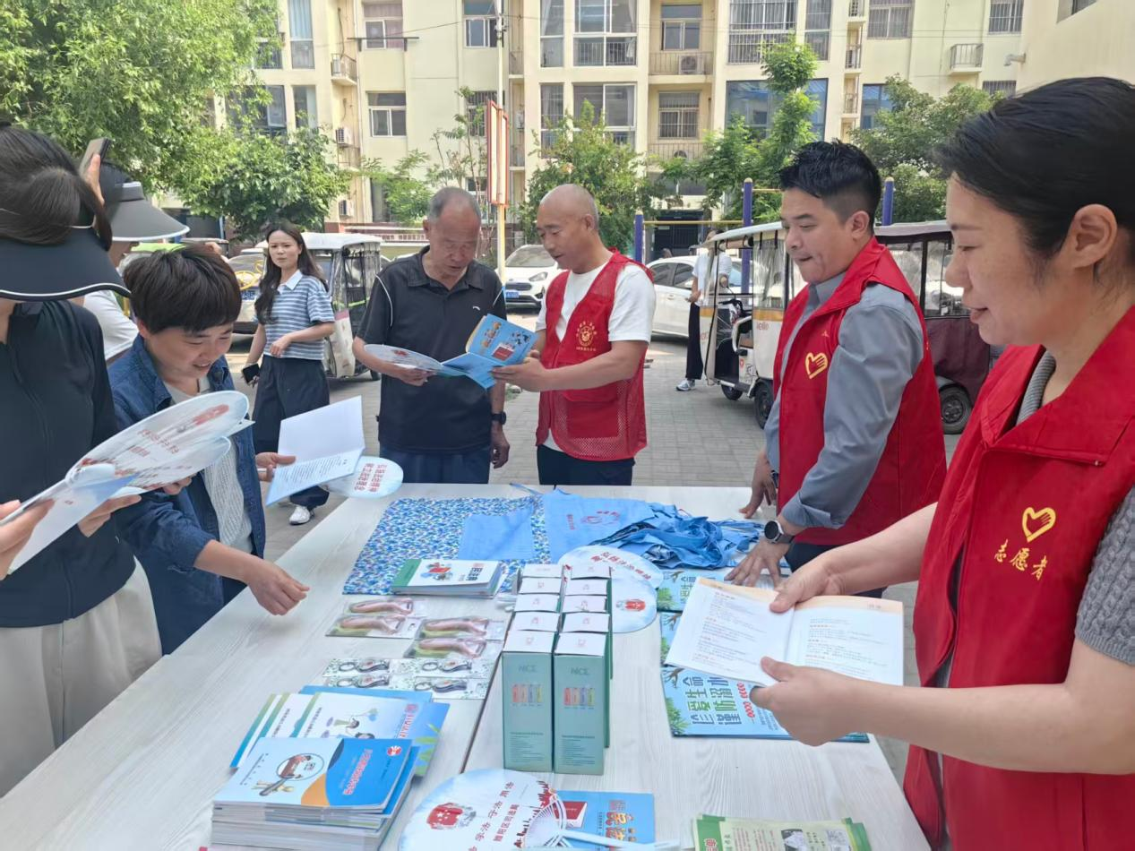 商丘市睢阳区司法局宋城司法所开展“6·26”国际禁毒日普法宣传活动