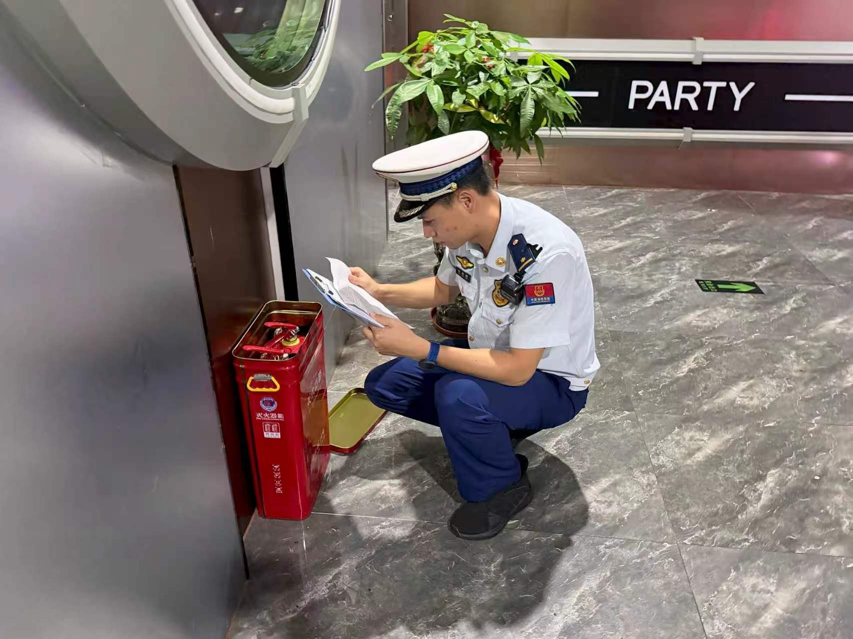 消防产品“上岗体检” 福建省漳州市云霄县消防救援局严把公众聚集场所开业准入关