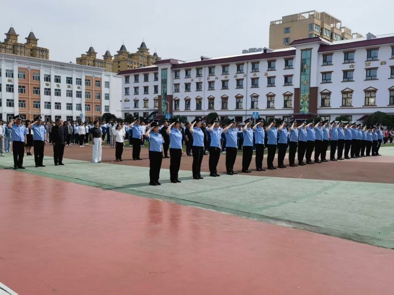 藏蓝护青春 法治润校园——黑龙江省林区公安局海林分局绘就校园平安新图景