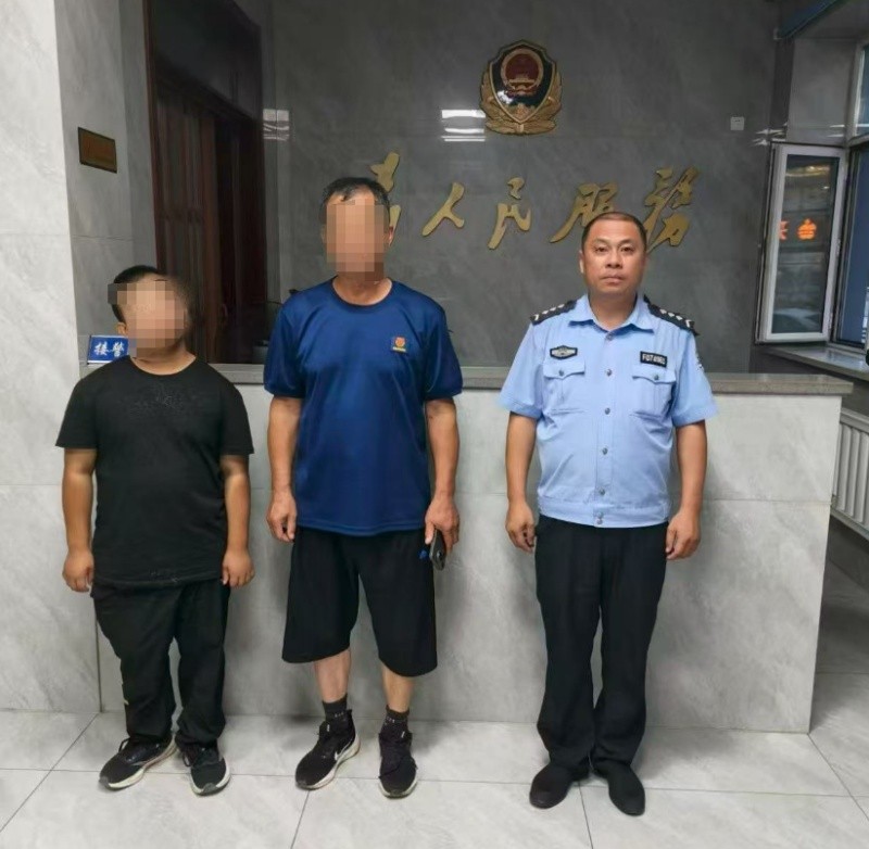 黑龙江省鸡西市虎林市公安局：暖心守护！警民接力帮助男孩平安回家